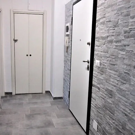 Ls-house - In The Heart Of Apartment